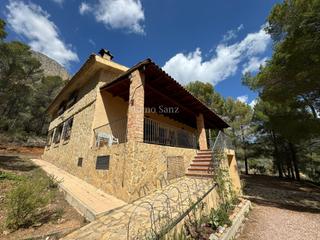 Xalet a Polop. Chalet independiente en polop