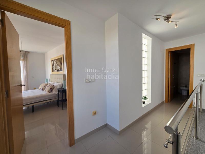 Foto ebd9d60b-b958-4a1f-a9be-f335c0fa0c84. Attique avec piscine dans Campello Playa Campello (el)