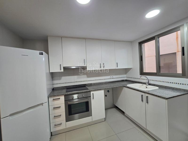 Foto 2dc3c679-262a-45c0-a2c4-61f9556f973c. Pis amb piscina a Campello Playa Campello (el)