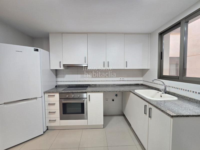 Foto 382e5ace-4f35-433b-a7b4-e37927717e60. Pis amb piscina a Campello Playa Campello (el)