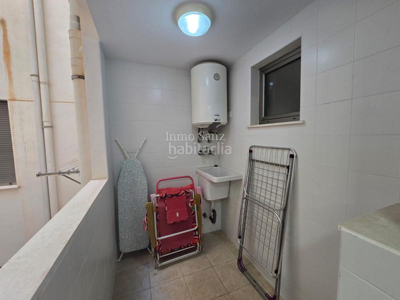 Foto a41412e8-1e24-4fbd-a5f9-ec708fad41b1. Pis amb piscina a Campello Playa Campello (el)