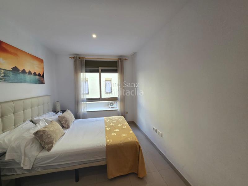 Foto fb41fa4e-d179-4bef-8b43-18221865422f. Pis amb piscina a Campello Playa Campello (el)