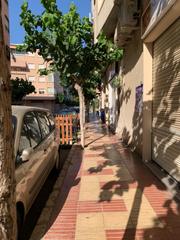 Location Local commercial  Carrer de l'alcalde baeza santamaria. Local en el campello