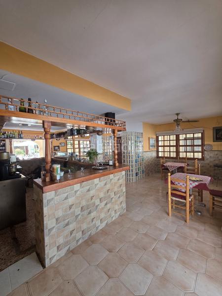 Foto f2706905-bb4f-4308-93da-6302188ca39f. Local comercial a Pueblo Español-Coveta Fumá Campello (el)