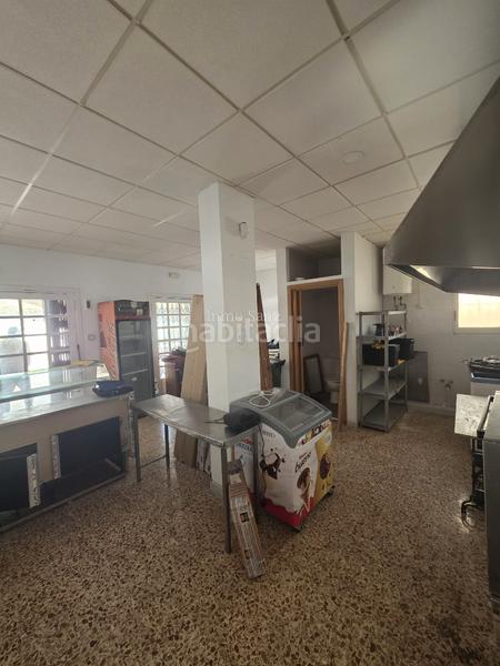 Foto e19b503f-898f-4f8e-8fed-1a845a58c258. Local comercial a Pueblo Español-Coveta Fumá Campello (el)