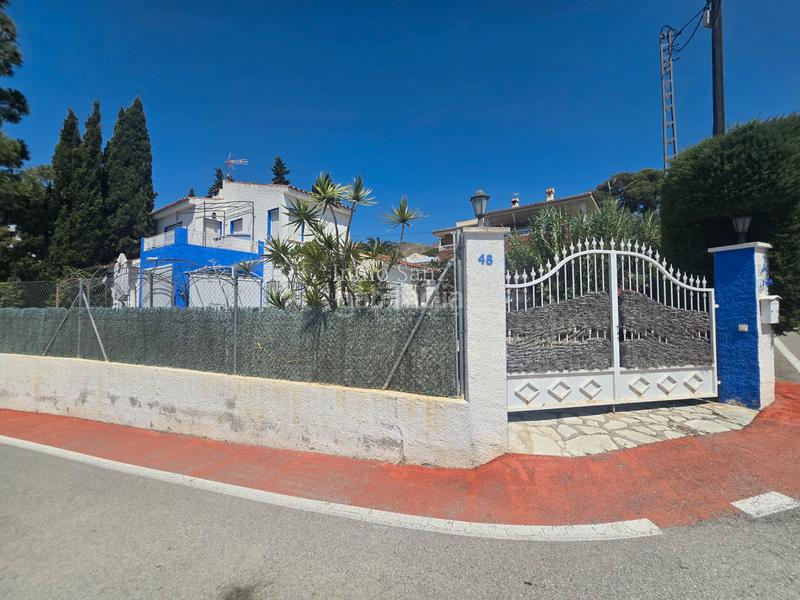 Foto e5668c95-72e6-404b-846f-8561232ca937. Casa pareada pareado en aigues en Aigües