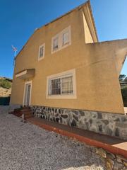 Xalet  Carrer les oliveres. Chalet en aigues