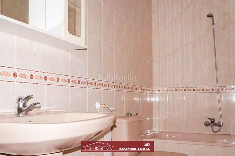 Foto e3e449b3-e59a-434a-84fd-3657f855e5d3. Pis amb calefacció a Casco Urbano Náquera