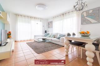 Pis en Casco Urbano. Piso en residencial con piscina