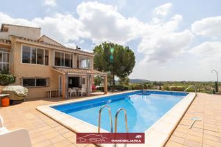Xalet en Corral Nou-Montros-Estepar. Exclusivo chalet independiente con vistas al mar y a la montaa
