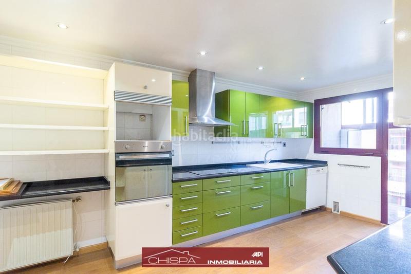 Foto 30093da2-2f54-4bed-a0e2-bde73cdc41d6. Pis amb calefacció aparcament a Mestalla Valencia