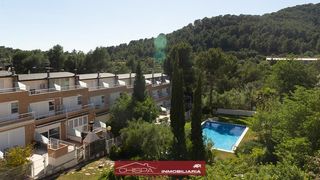 Miete Reihenhaus in Monteamor-La Carrasca-El Peucal. Adosado listo para entrar a vivir, con bonitas vistas de montaña