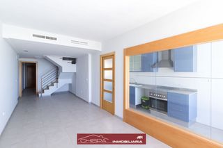 Appartement à Casco Urbano. Ático dúplex con terraza y piscina comunitaria