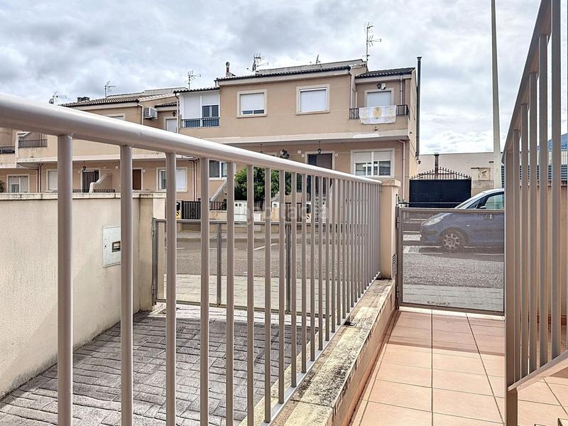 Foto 03546109-fc8c-4472-8d12-ff10dbf56ba5. Casa a schiera con riscaldamento parcheggio in Onil