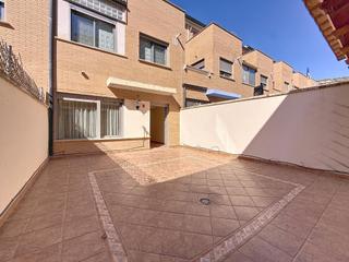 Maison jumelée  Calle maestro joaquin zapater. Tu nuevo hogar familiar en zona tranquila y céntrica amplitud, l