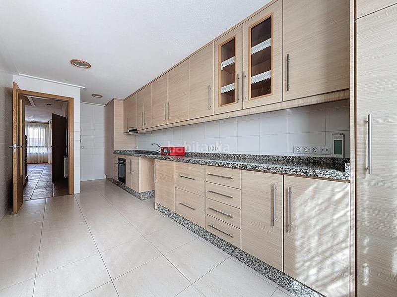 Foto 7911d744-e3c7-41ba-acc4-efb9372dc3b0. Casa adossada amb calefacció aparcament a Onil