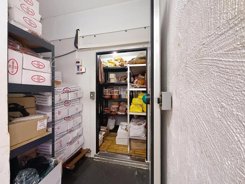 Foto a6e09169-d455-44b5-b0a8-be94fe5c7918. Location local commercial dans calle de la virgen del puig 19 dans Alicante