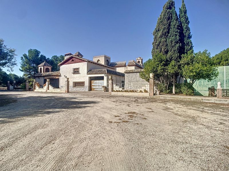 Foto 92b723bb-ce9c-43a7-a164-7e43b097d2d0. Masia amb aparcament a Tibi