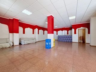Miete Geschäftsraum  Calle del arrabal. Tu próximo negocio en el centro de onil local amplio, listo y po