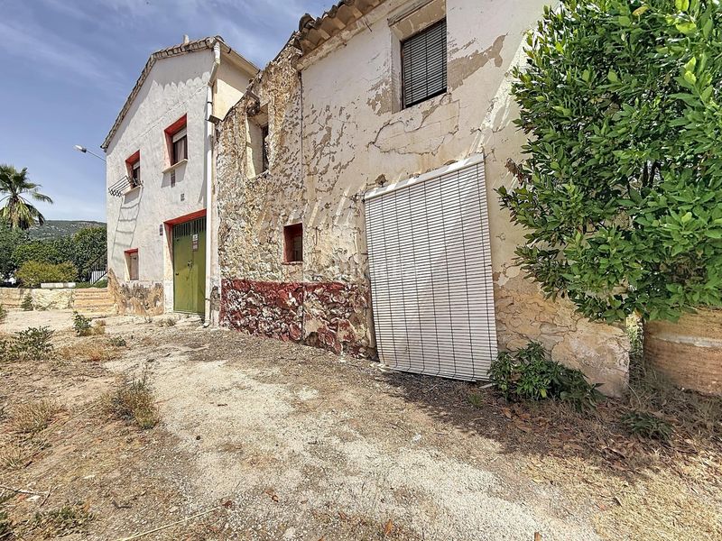 Foto f14e54fd-615d-467a-bf45-9dfc92149a25. Casa a Onil