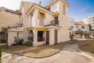 Lloguer Casa a Avenida santiago bernabeu 44. Casa de alquiler vacacional en la playa de varadero en santa pol