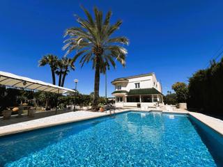 Xalet a Valverde. Chalet con piscina en elche, zona valverde.