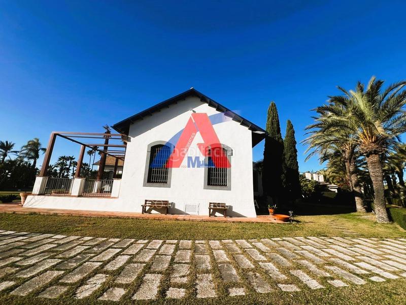Foto 76085720-9078-4fc8-b910-94b86a6232d0. Chalet villa de lujo urbana en elche, zona maitino. en Elche / Elx