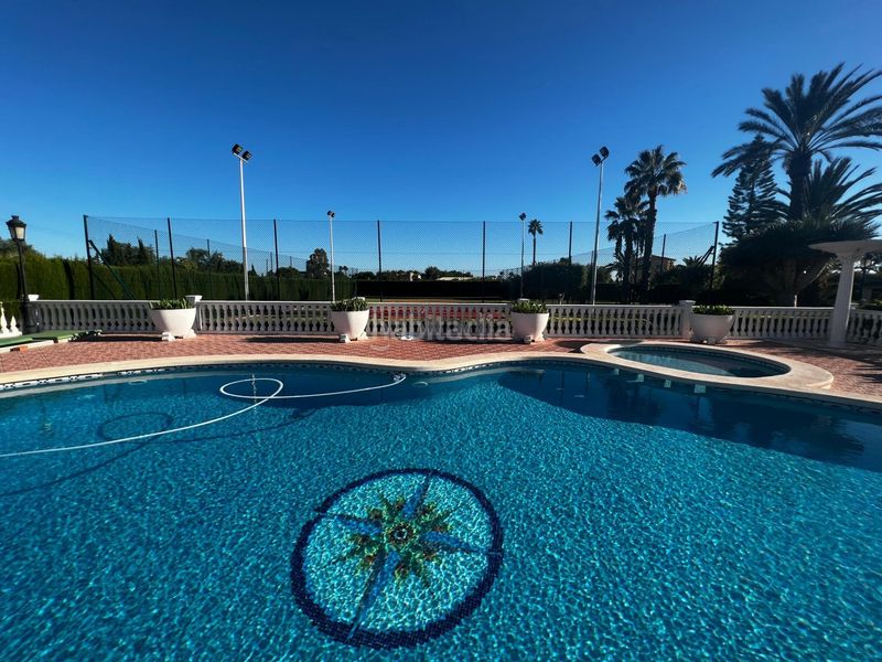Foto ca79655f-1f6f-424f-90a7-f497b4fe9e13. Xalet amb aparcament piscina a Perleta - Maitino Elche / Elx