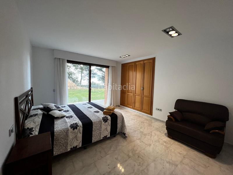 Foto 00c0a401-601e-49b1-9739-839a13f07e47. Miete chalet mit heizung parking pool in Benimantell