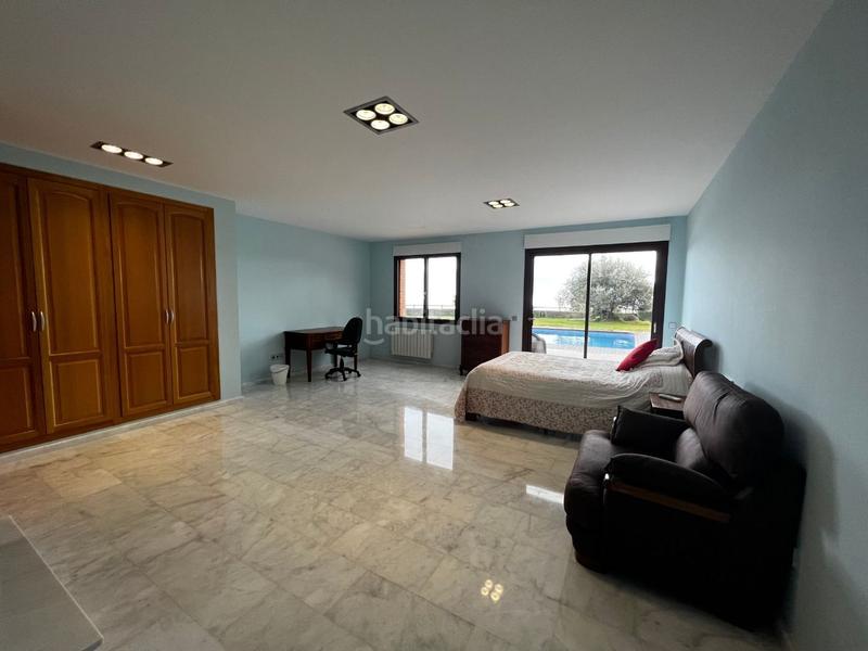 Foto 1d041021-489f-49be-9d81-cb8aa113394e. Miete chalet mit heizung parking pool in Benimantell