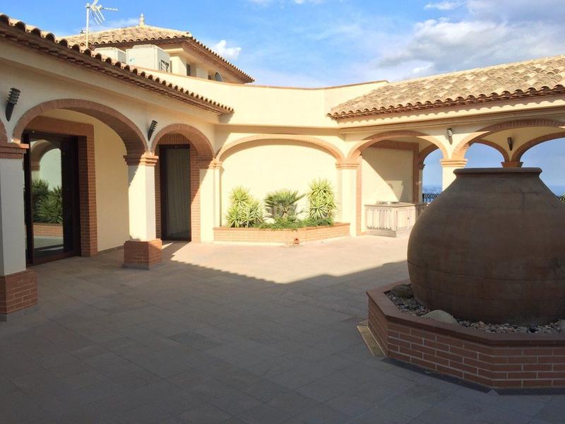 Foto 359068dd-549e-402d-9410-ac4368c37794. Miete chalet mit heizung parking pool in Benimantell