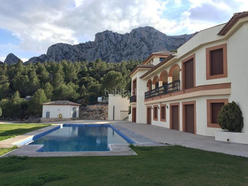 Foto a156b5bd-49c8-4984-bdc9-cde75082ee98. Miete chalet mit heizung parking pool in Benimantell