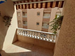 Alquiler Piso  Calle torreaguera. Piso alquiler todo el año en torrevieja a 100 metros de dos play