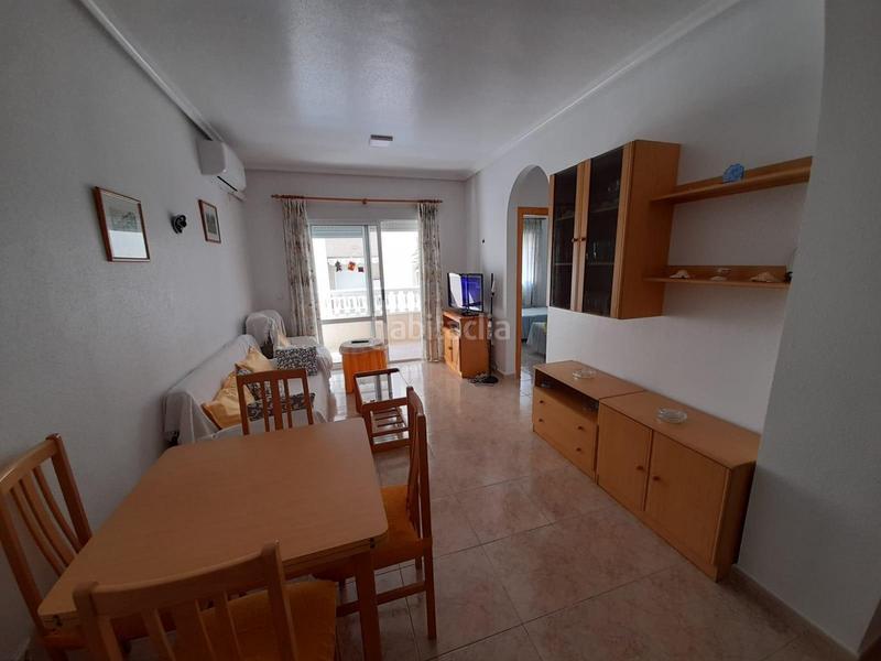 Foto 39c0f337-3caa-4c89-8f06-1ef3b6a53d75. Alquiler piso  alquiler todo el año a 100 metros de dos playas. en Torrevieja