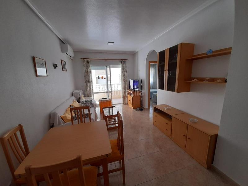 Foto 4cd53dec-ecf8-4364-82f0-bce0143e3a97. Alquiler piso  alquiler todo el año a 100 metros de dos playas. en Torrevieja