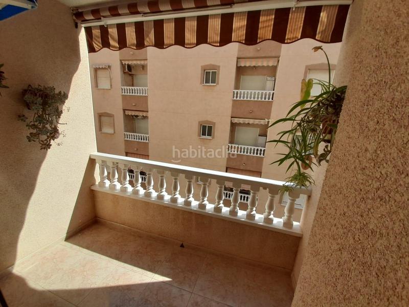 Foto 6f8c60e1-182d-4804-99a5-564f55b0f067. Alquiler piso  alquiler todo el año a 100 metros de dos playas. en Torrevieja
