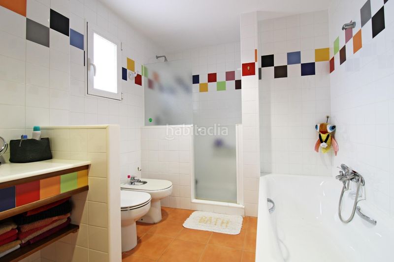 Foto cc2015dc-7161-44d7-a5d7-925f1cc95569. Casa adossada amb aparcament piscina a Ciutat Universitària Elche / Elx