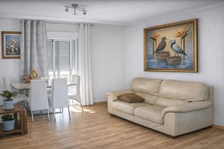 Appartamento in Reina Victoria - Miguel Hernández. Vivienda exterior reformada con 4 dormitorios en zona plaza crev