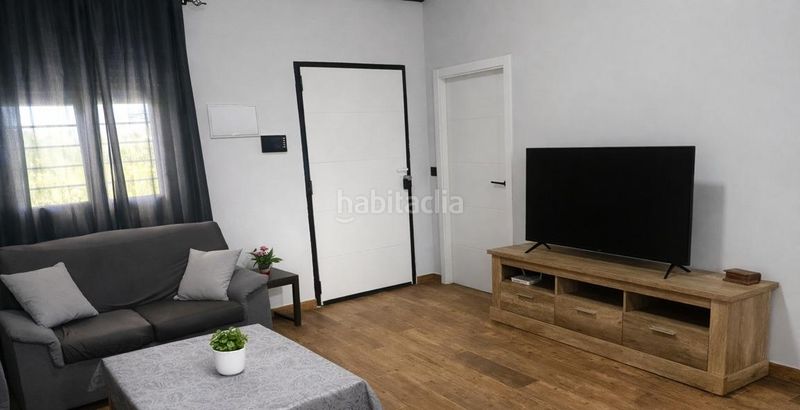 Foto d6e9bf01-4fb4-4039-b41b-0ab83aa89a8b. Casa amb calefacció a Catral