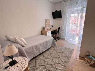 Miete Etagenwohnung in Altabix. Piso de 4 habitaciones para estudiantes cerca de la umh