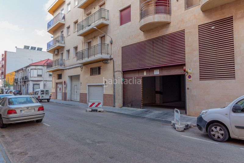 Foto 0af0bc37-b3fd-4a8f-807e-659295cb1885. Aparcament cotxe a Orihuela ciudad Orihuela
