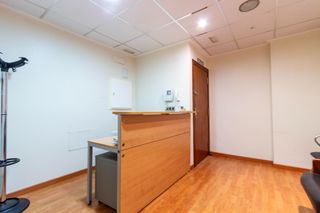 Rent Office space in Orihuela Ciudad. Despacho disponible en marzo en avenida teodomiro  centro de neg