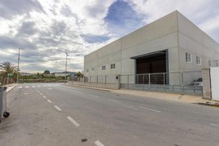Fabrikhalle en Bigastro. Oportunidad �nica! nave industrial en bigastro y 2 negocios a pl