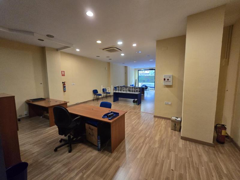 Foto b3ec471f-8ee4-4b3a-9916-c4a8df325f76. Alquiler local comercial alquiler amplio local comercial en los andenes en Orihuela