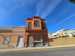 Maison à Benejúzar. Casa con historia y potencial infinito en pleno centro de benejú