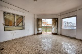 Etagenwohnung en Cabezo de Torres. Amplio piso con gran potencial en el coraz�n de cabezo de torres