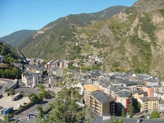 Solar urbano en Auviny, 0. Terreno consolidado en venta en