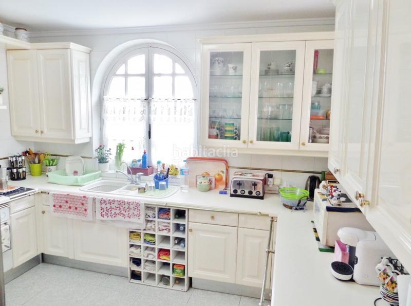 Foto 40cb7191-acb1-450f-abbb-b96eb8edc816. Xalet amb calefacció aparcament piscina a calas Santa Pola este Santa Pola