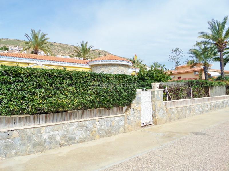 Foto bea22073-b2e1-440f-b06f-77fec040b516. Xalet amb calefacció aparcament piscina a calas Santa Pola este Santa Pola