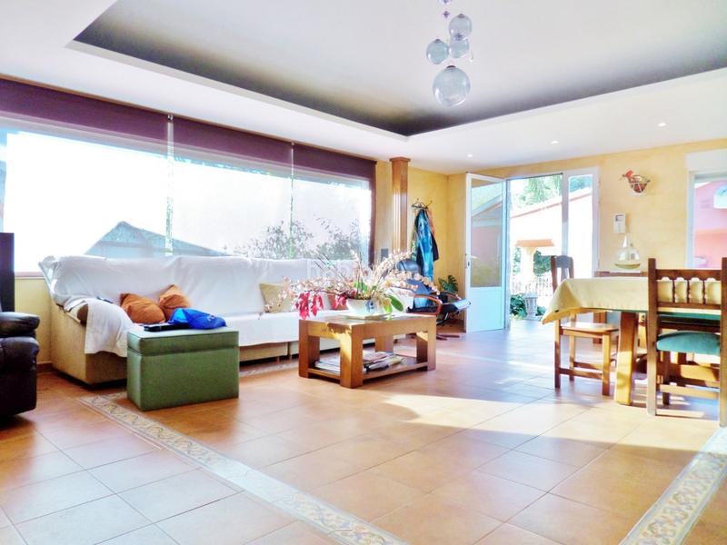 Foto 3aaedb75-d601-4995-81ef-76b45bf95ad0. Xalet amb calefacció aparcament piscina a Santa Faz Alicante